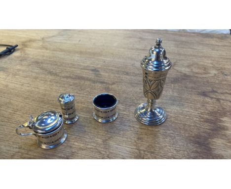  Sale Item:    BOX 4 PCS SILVER WARE   Vat Status:   No Vat   Buyers Premium:  This lot is subject to a Buyers Premium of 15%