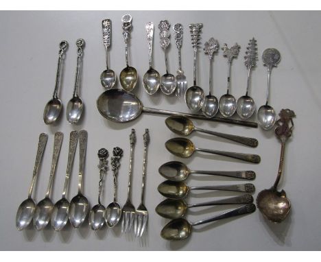 COLLECTION OF ANTIQUE CHINESE AND EASTERN SILVER TEASPOONS AND OTHER CUTLERY, many with assorted finials, a set of 6 spoons d