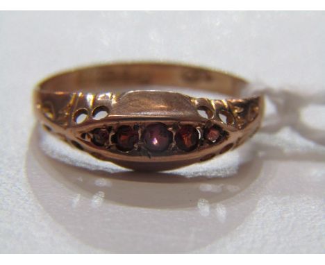 VINTAGE GARNET RING, 9ct yellow gold ring set 5 graduated garnets, size N