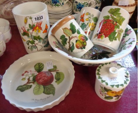 Five pieces of Portmeirion Botanic Garden pottery including fruit bowl and two Pomona