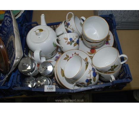 A small quantity of Royal Worcester to include teapot, flan dish, large saucers, four teacups, five small cups and saucers, t