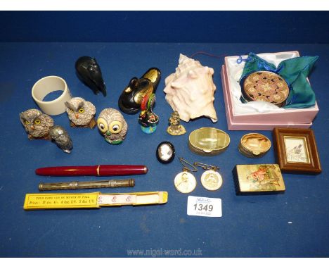 A quantity of small miscellaneous including pill boxes, snuff box, mirror compact, 14 carat nip parker pen, shell, ebonised e