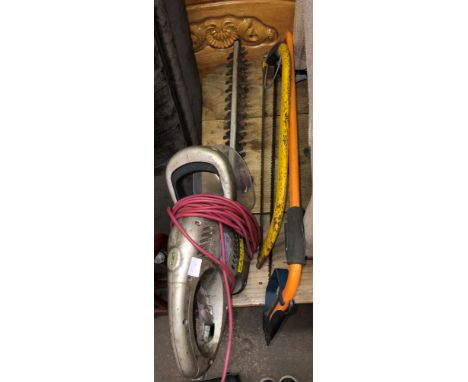 HEDGE TRIMMER AND BOW SAWS 