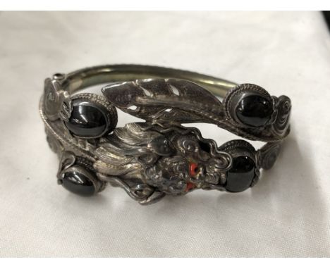 WHITE METAL DRAGON AND CABOCHON STONE SCREW FASTENING BANGLE