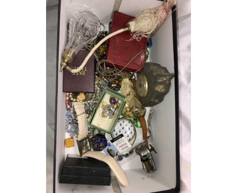 BOX OF LADIES DRESS WATCHES, CERAMIC PATCH BOX, BEADS, ROYAL COMMEMORATIVE CROWN AND A 1935 CROWN AND VARIOUS ROCK SAMPLES