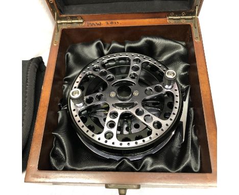 CASED HOLLAND AND WILKINSON ROTOR GLIDE CENTREPIN FISHING REEL WITH CARRY POUCH