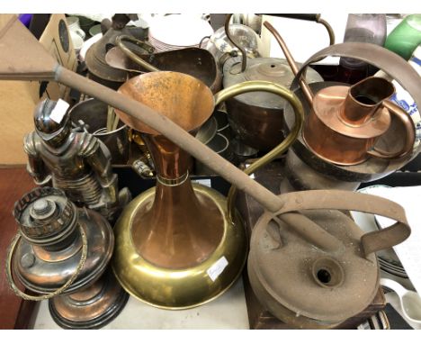 CARTON OF PEWTER TANKARDS, COPPER KETTLES, OIL LAMP, A KNIGHT COMPANION SET