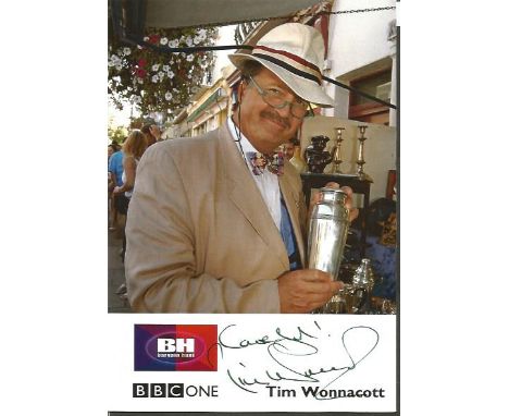 Tim Wonnacott 6x4 signed Bargain Hunt colour promo card. Timothy Wonnacott born 6 May 1951 is an English chartered auctioneer