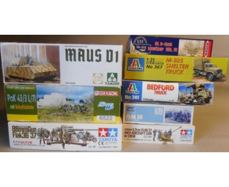 Tamiya, Dragon, Italeri and others, a collection of 1/35th scale construction kits,: mostly World War Two artillery pieces, l