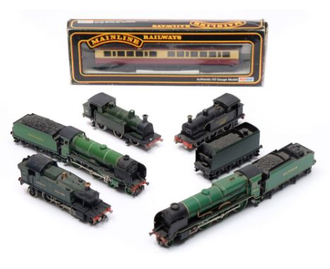 A green 4-6-0 No 862 'Sir Martin Frobisher' engine together with a 4-4-0 green 'Stowe' 928 engine:, together with three other