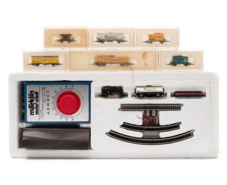 A Marklin Mini-Club N gauge train set 8909S, together with five additional boxed items of rolling stock:, 8608 (2), 8614,8611