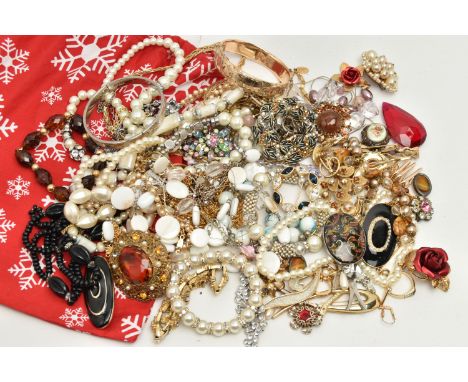 A COLLECTION OF COSTUME JEWELLERY, to include a paste Scottish thistle brooch, together with a pair of similar designed paste
