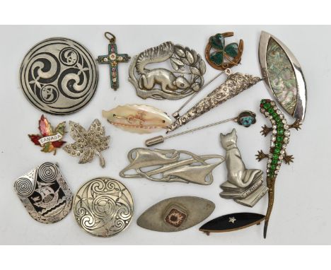 A SELECTION OF JEWELLERY, to include a Danish Winger Tin brooch, a micro mosaic cross pendant, a turquoise set stickpin, an E