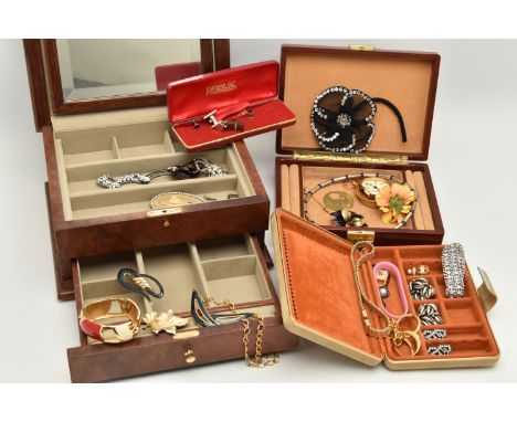A BOX OF ASSORTED COSTUME JEWELLERY, to include a 'Monet' necklace, a 'Monet' bracelet, an 'Exquisite' brooch, together with 