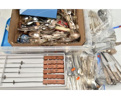 A BOX OF ASSORTED LOOSE AND BOXED CUTLERY AND FLATWARE, ETC, to include silver plate and stainless steel, various patterns in