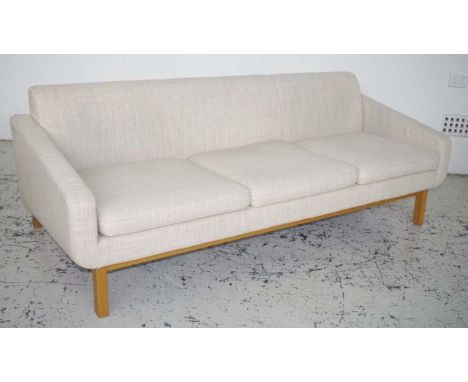 Contemporary 3 seater sofa 204cm wide, 77cm deep, 70cm high approx