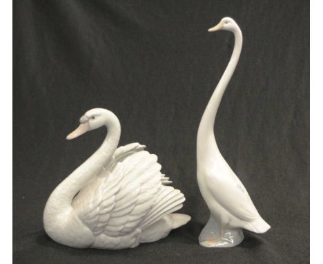 Lladro swan figurine width approx 20cm together with Nao goose