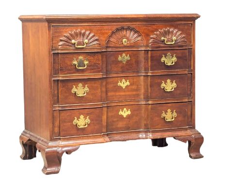 An American Chippendale style mahogany chest of drawers. 98x50x86cm