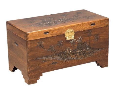 A vintage Chinese camphor wood trunk. 76x39x43cm. 3