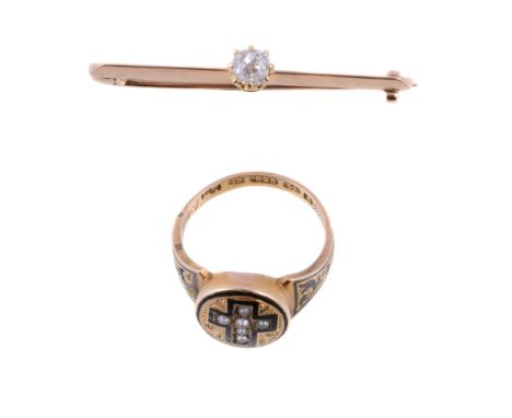  An Edwardian diamond bar brooch,   the single old cut diamond estimated to weigh 0.33 carats, upon a knife edge bar; togethe
