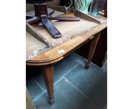 LIGHT OAK DRAW LEAF TABLE