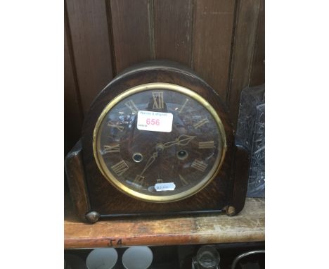 CHIMING OAK MANTEL CLOCK