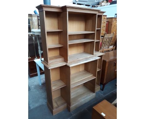 LIGHT OAK BREAKFRONT DOUBLE BOOKCASE WITH OPEN ADJUSTABLE SHELVES. W136CM