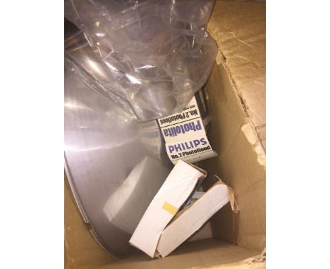 A 21" LIGHTING REFLECTOR AND ACCESSORIES