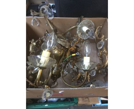 BOX WITH METAL/GLASS LIGHT FITTINGS     T2