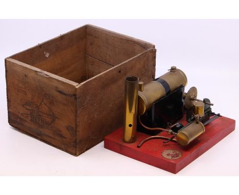 Bowman: A Bowman Models, stationary steam engine, Model No. E135, upon wooden base measuring approx. 22cm x 16cm, with origin