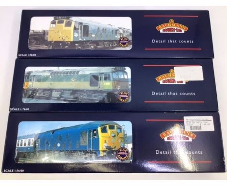 Bachmann: A collection of three OO gauge Bachmann locomotives: 32-325 class 25/1 Bo-Bo Diesel D5211 Green, 32-411 class 25/2 