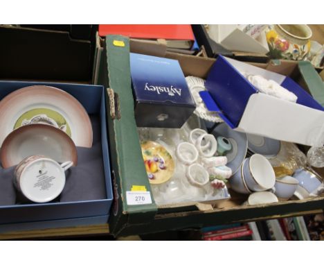 A TRAY OF ASSORTED CHINA AND CERAMICS, TO INCLUDE AYNSLEY, ROYAL WORCESTER, AND WEDGWOOD