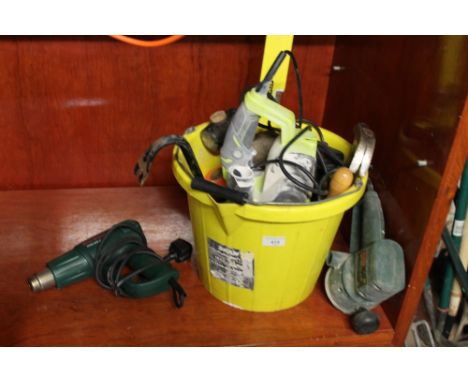 A QUANTITY OF TOOLS TO INCLUDE A HEAT GUN, SANDER ETC.