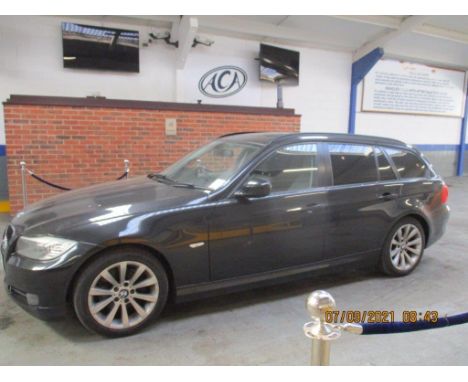 Make &amp; Model: BMW 320d SE 181Date of Reg: SG10 VZVColour: Blackcc: 1995MoT: 02-04-2022Fuel Type: DIESELMileage: 69kTransm