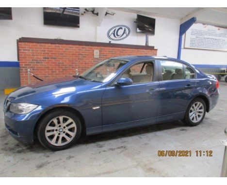 Make &amp; Model: BMW 318D SEDate of Reg: VE06 GLYColour: Bluecc: 1995MoT: 15-06-2022Fuel Type: DIESELMileage: 154kTransmissi
