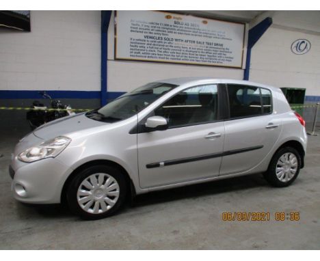 Make &amp; Model: Renault Clio Expression DCiDate of Reg: CE11 TSVColour: Silvercc: 1461MoT: 10-01-2022Fuel Type: DIESELMilea