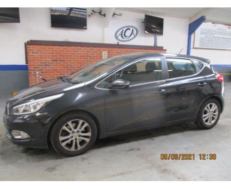 Make &amp; Model: Kia Ceed 2 Eco CRDIDate of Reg: LF15 TYPColour: Blackcc: 1582MoT: 07-01-2022Fuel Type: DIESELMileage: 59kTr