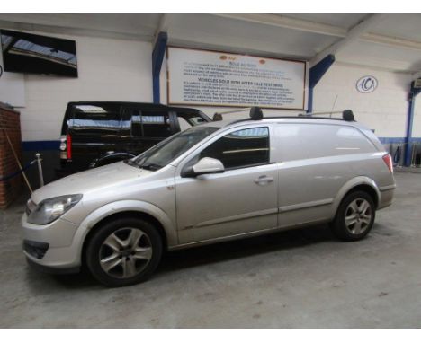 Make &amp; Model: Vauxhall Astra Sportive CDTIDate of Reg: EK12 OFDColour: Silvercc: 1686MoT: 21-12-2021Fuel Type: DIESELMile