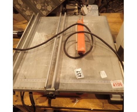 Water tile cutter