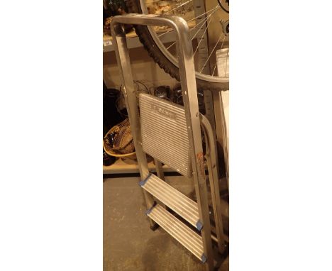 Three step aluminium kitchen step ladder 