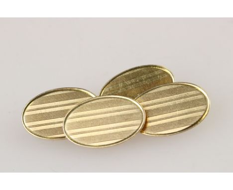 Pair of 18ct yellow gold oval panel chain link cufflinks, incised stripe decoration, each panel measuring approx 19mm 