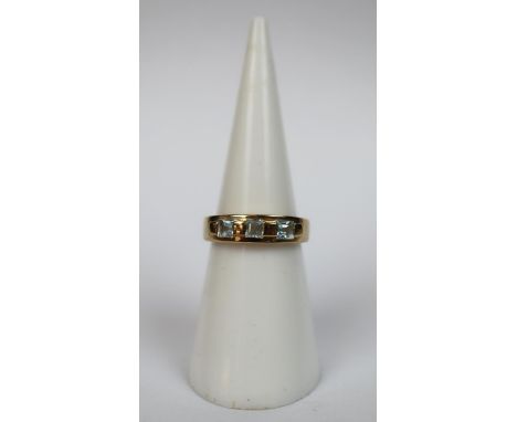 9ct gold 3-stone ring - Approx 2.6g - Size K 