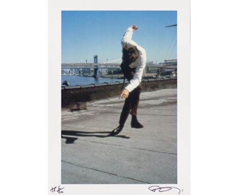 (See English version below)Robert Longo (New York 1953 – lebt in New York). „Eric, New York, 1980“. 2009Original-Leinenschube
