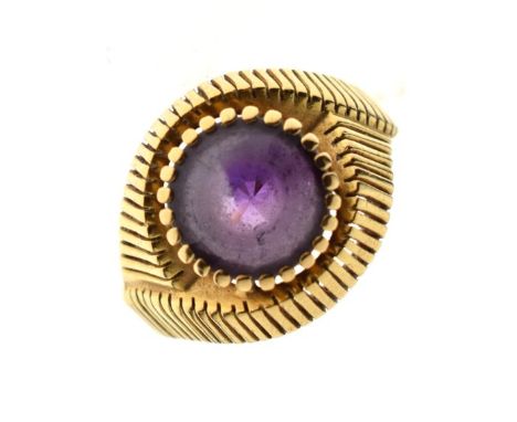 18ct gold ring set amethyst coloured stone, size N 1/2, 8.1g gross approx  