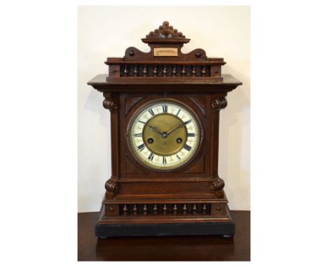 Early 20th Century German mantel clock, Hamburg American Clock Co, with Roman chapter ring and two-train movement, in archite