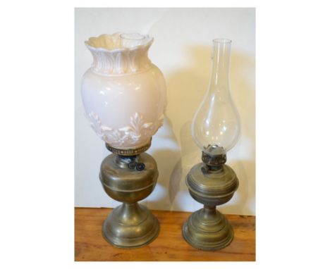 Assorted metalwork to include; two brass paraffin/oil lamps, coal helmet, grocer's scales etc  