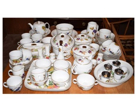 Large collection of Royal Worcester 'Evesham' pattern oven-to-tablewares  