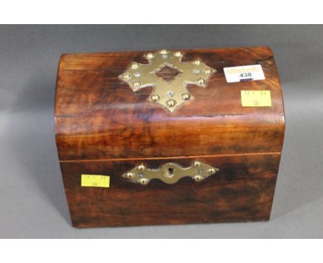 Domed top tea caddy, width 20 cm, height 15.5 cm
