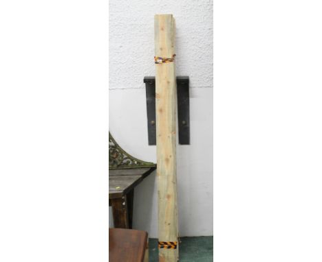Bundle of rough cut timber, varying in length from 2 m to 178 cm, width 14.5 cm, depth 2 cm
