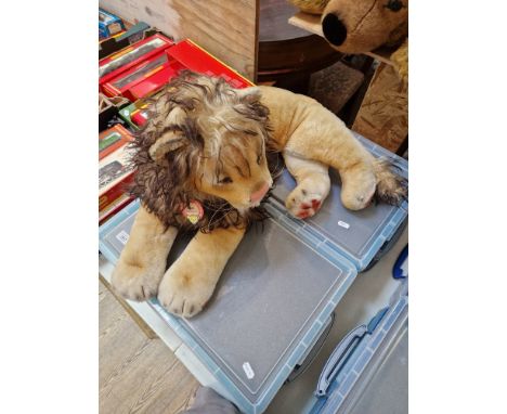 A large Steiff lion "Leo".  